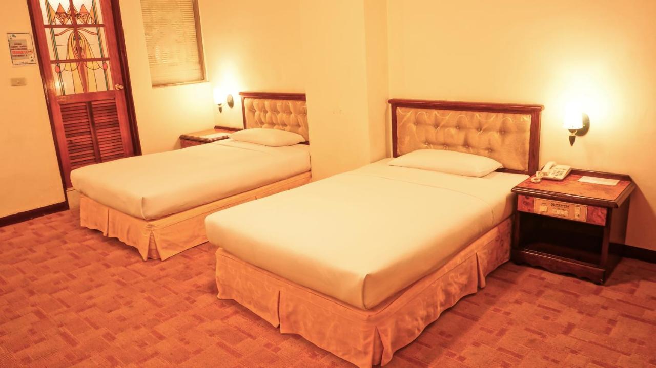 Hwa Du Hotel Tainan Exteriör bild